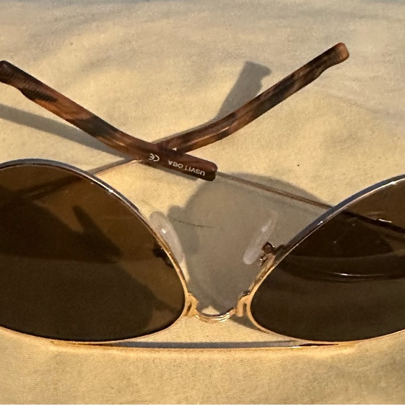 Maho aviator style sunglasses comes with case and sleeve - Picture 2 of 5